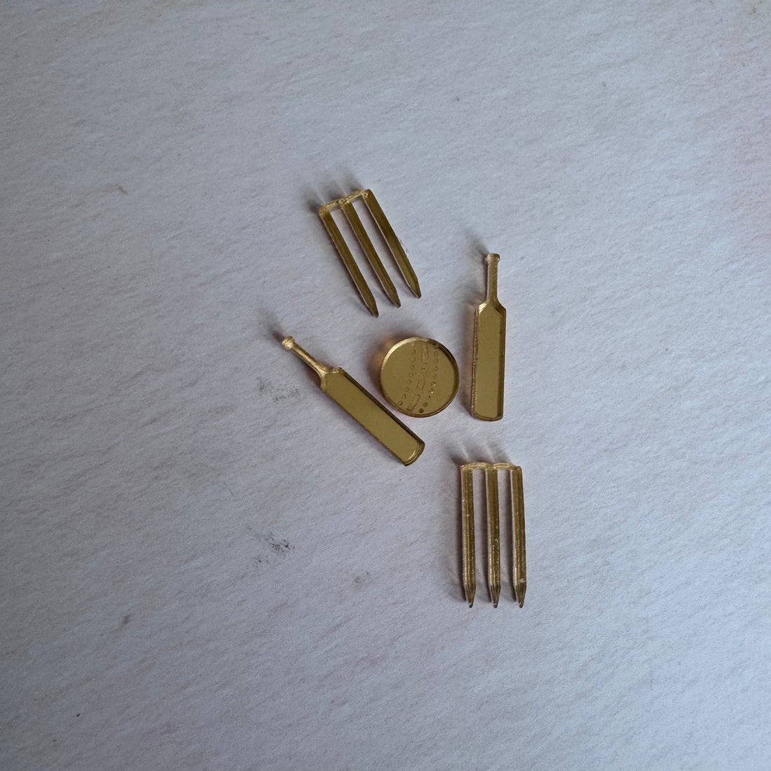 Gold acrylic cricket stumps, bat and ball topper pieces – bespoke laser-cut cake topper – Etch 'N' Shine