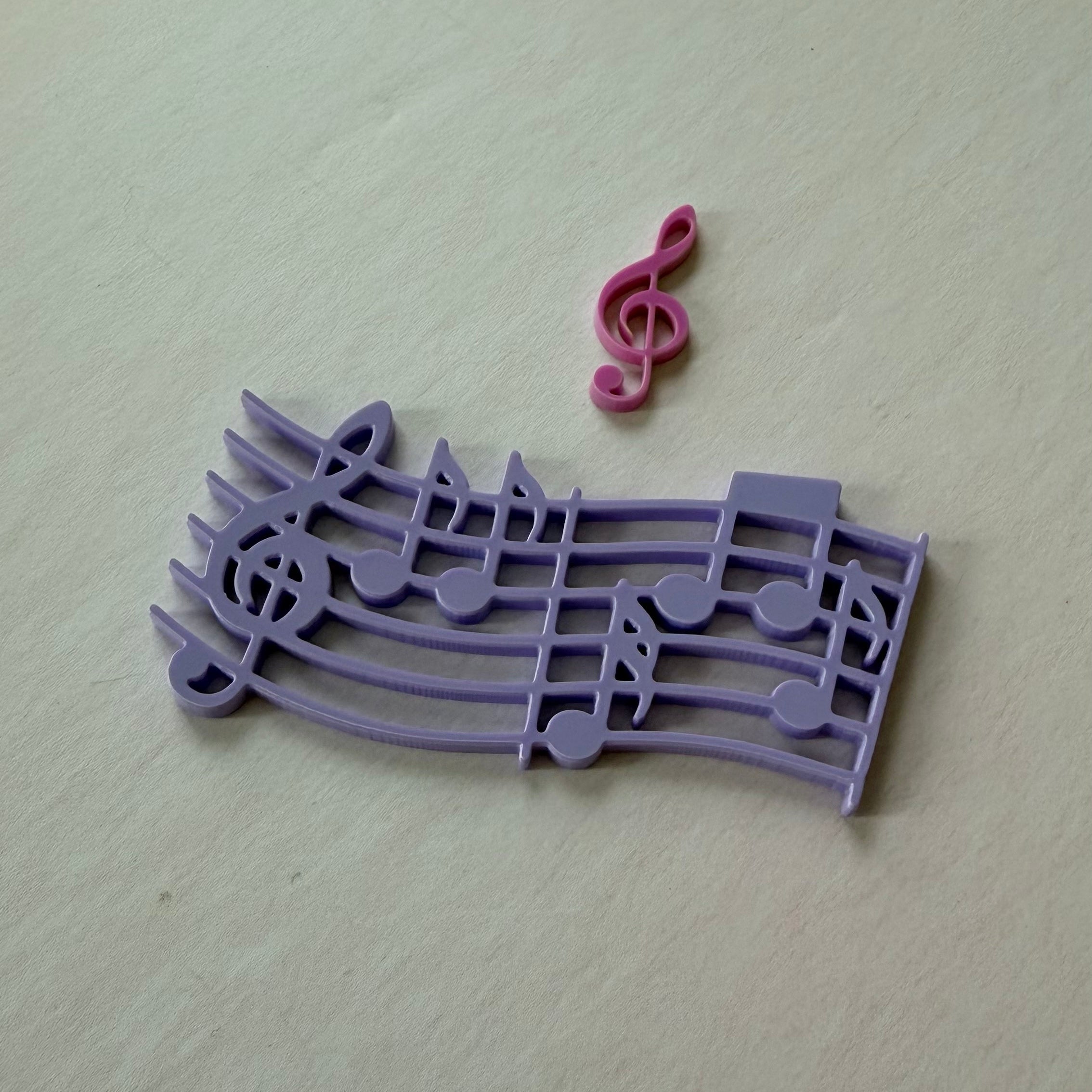 Laser-cut acrylic musical note charms in mirror finish – personalised acrylic music charms – Etch 'N' Shine