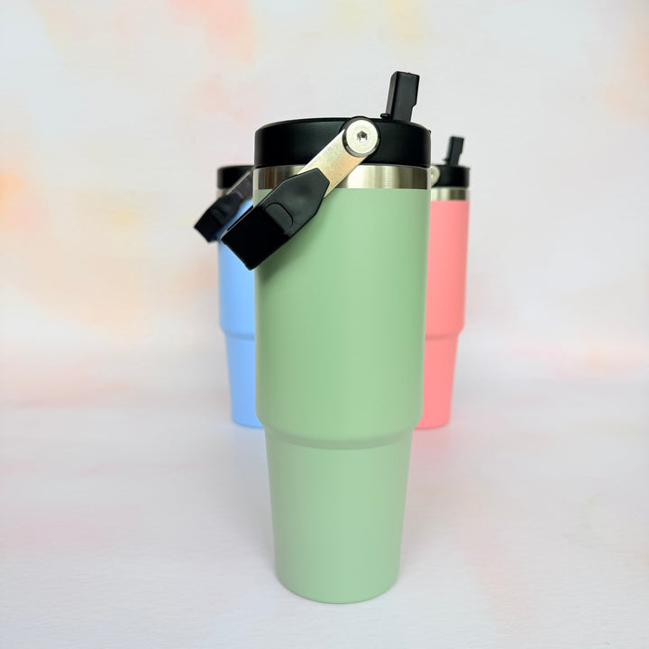 green 900ml gym bottle on bright background