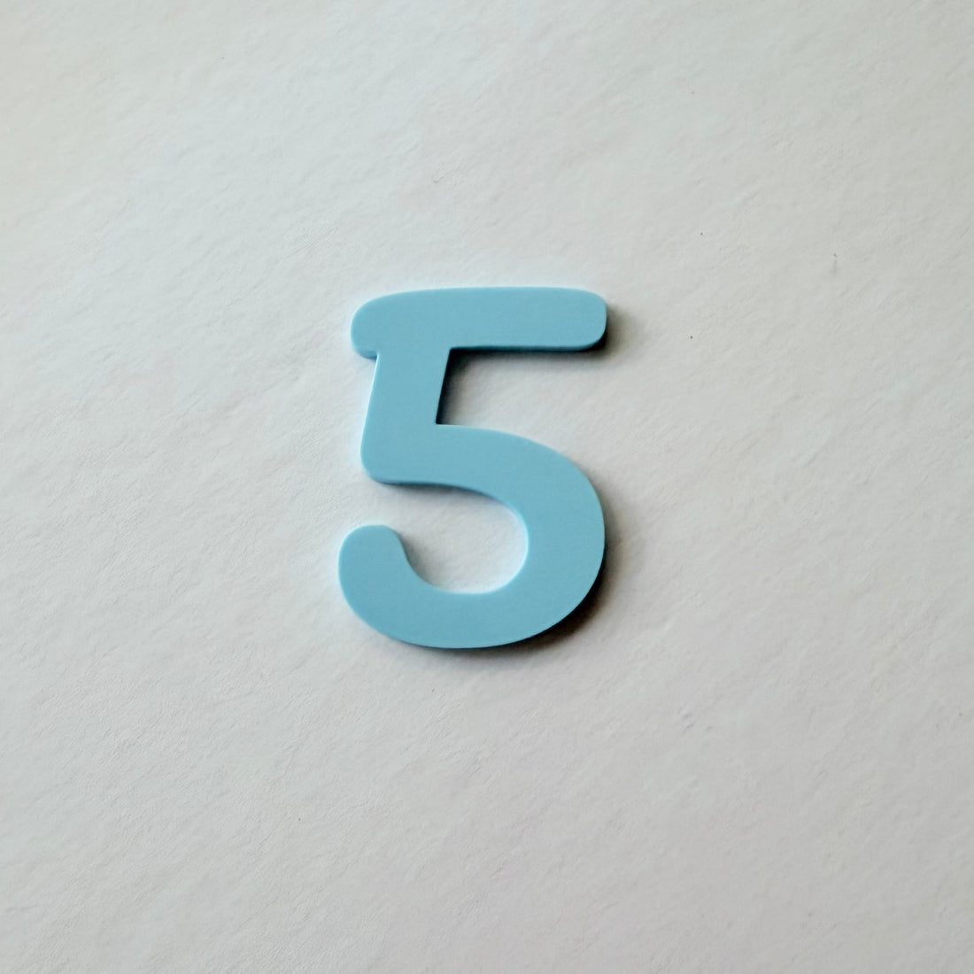 Blue number '5' on a light gray background - Etch 'N' Shine