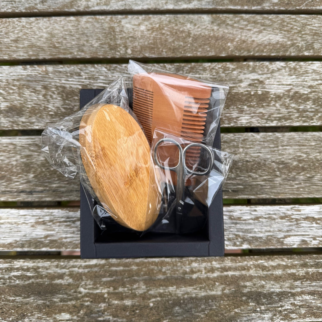 Beard grooming kit in black box with comb, brush and scissors – personalised bamboo grooming set – Etch 'N' Shine