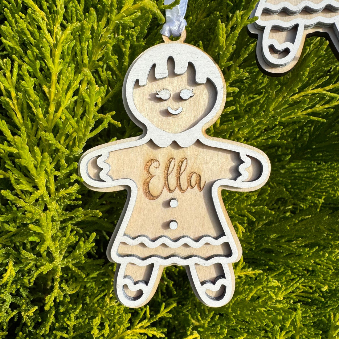 Wooden gingerbread girl ornament with custom name – personalised Christmas decoration – Etch 'N' Shine