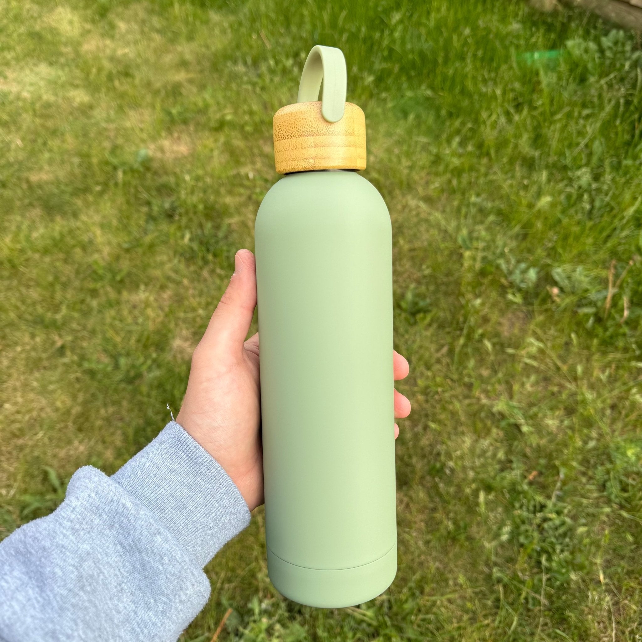 Personalised Insulated Water Bottle 750ml – Stainless Steel - Etch ‘n’ Shine