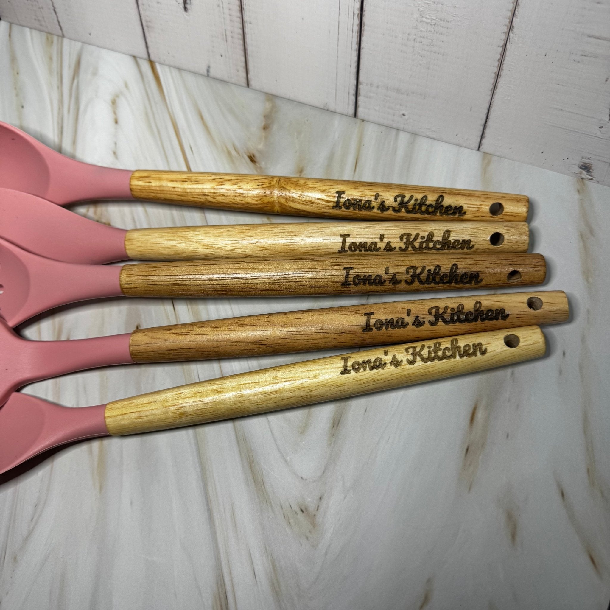 Pink silicone utensil set with engraved wooden handles – personalised kitchen utensils – Etch 'N' Shine