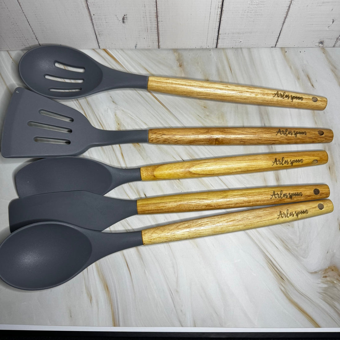 Five-piece silicone utensil set with engraved wood handles – personalised kitchen set – Etch 'N' Shine