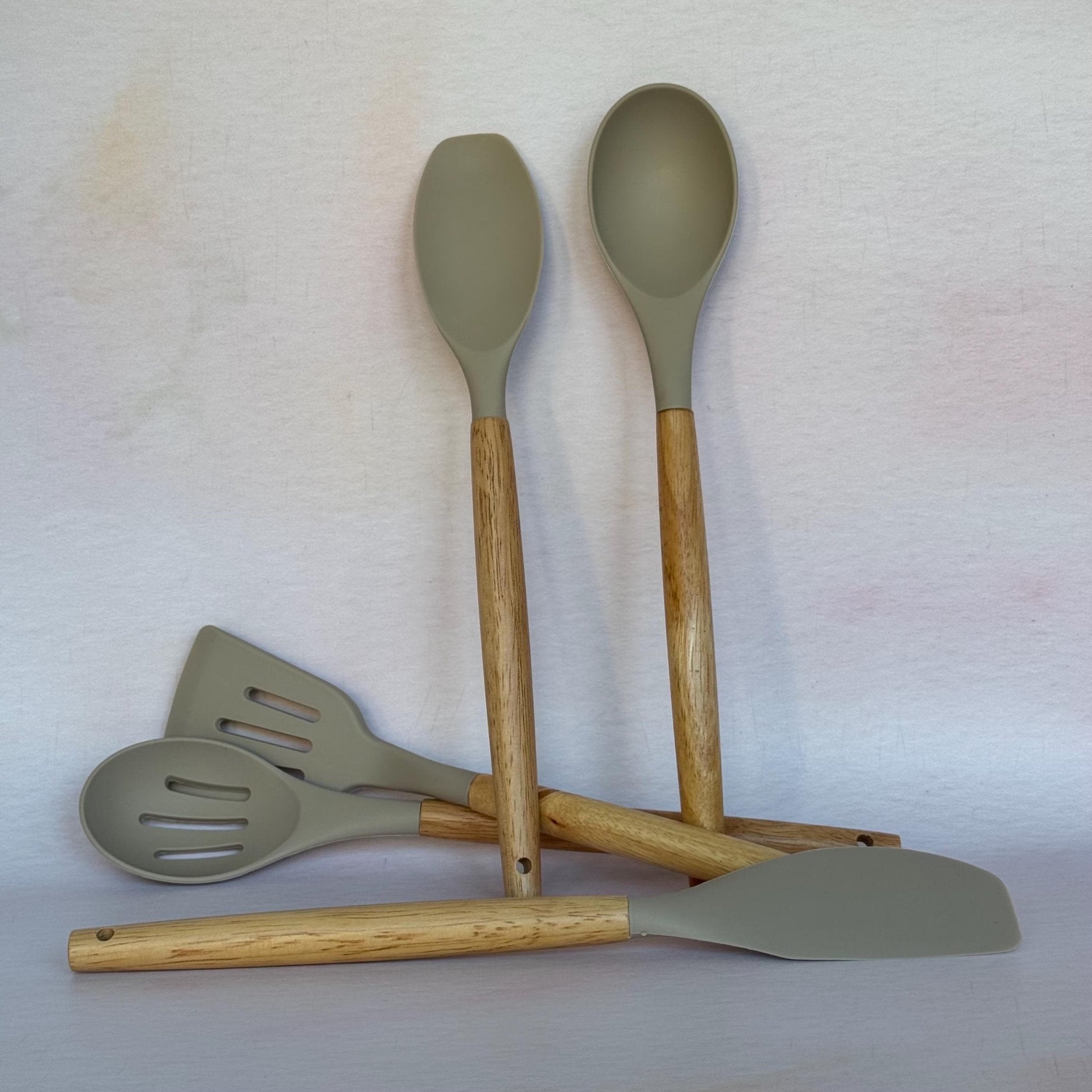 Five-piece sage silicone utensil set with engraved wooden handles – personalised kitchen utensil set – Etch 'N' Shine