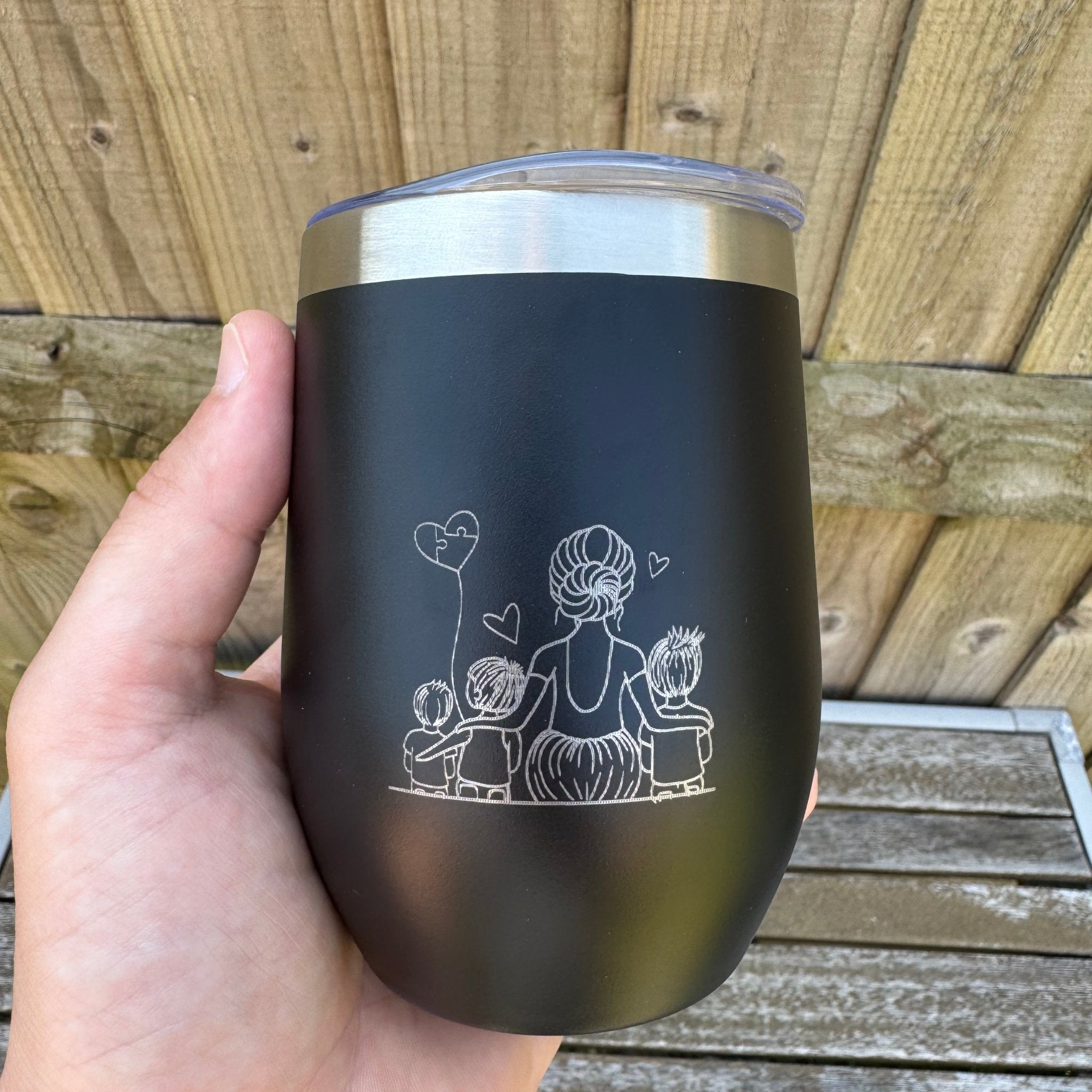 Black matte tumbler with engraved family illustration and hearts – personalised stainless steel wine tumbler – Etch 'N' Shine