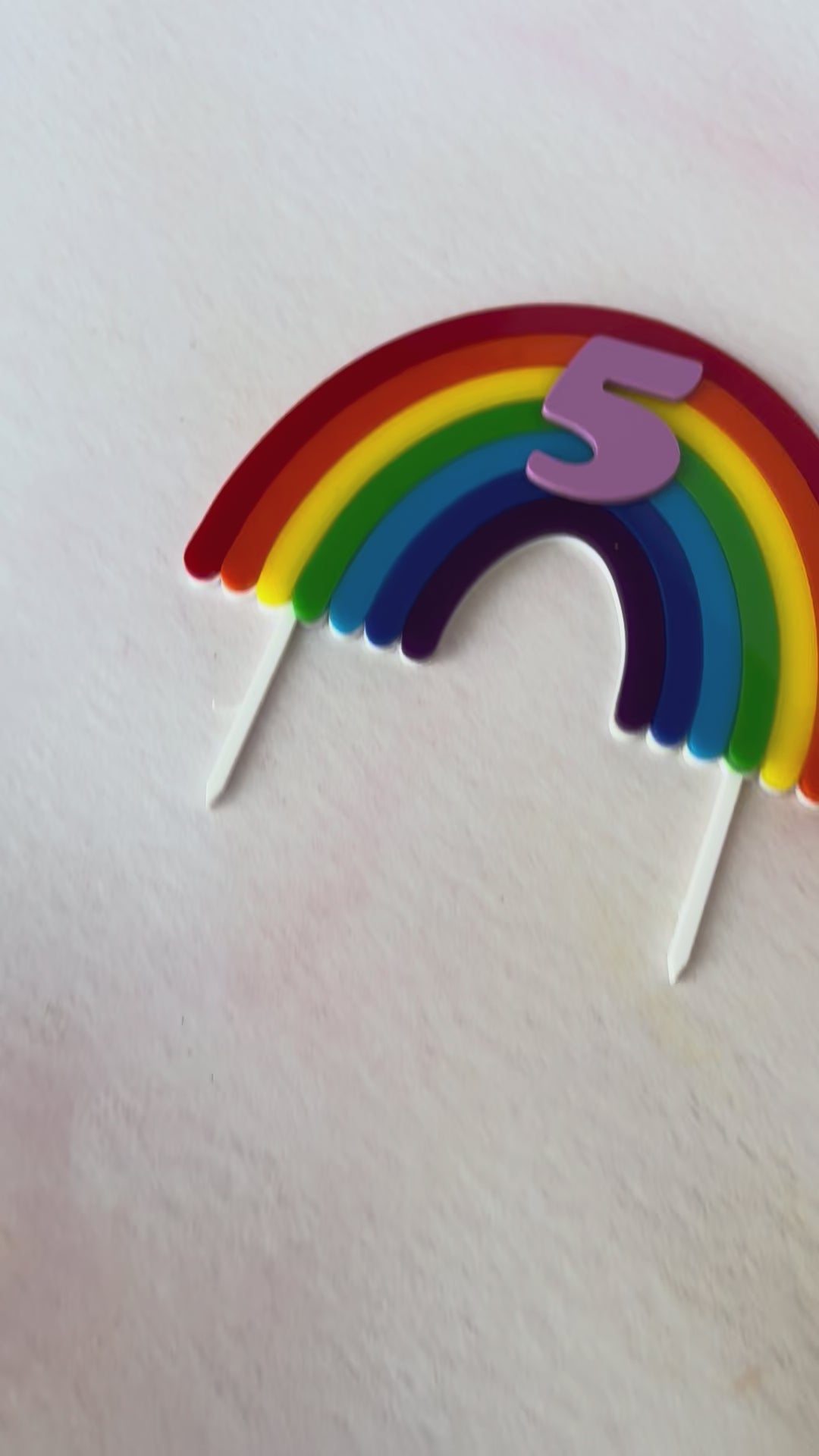 Video of a rainbow acrylic number 5 cake topper, second view – Etch 'N' Shine