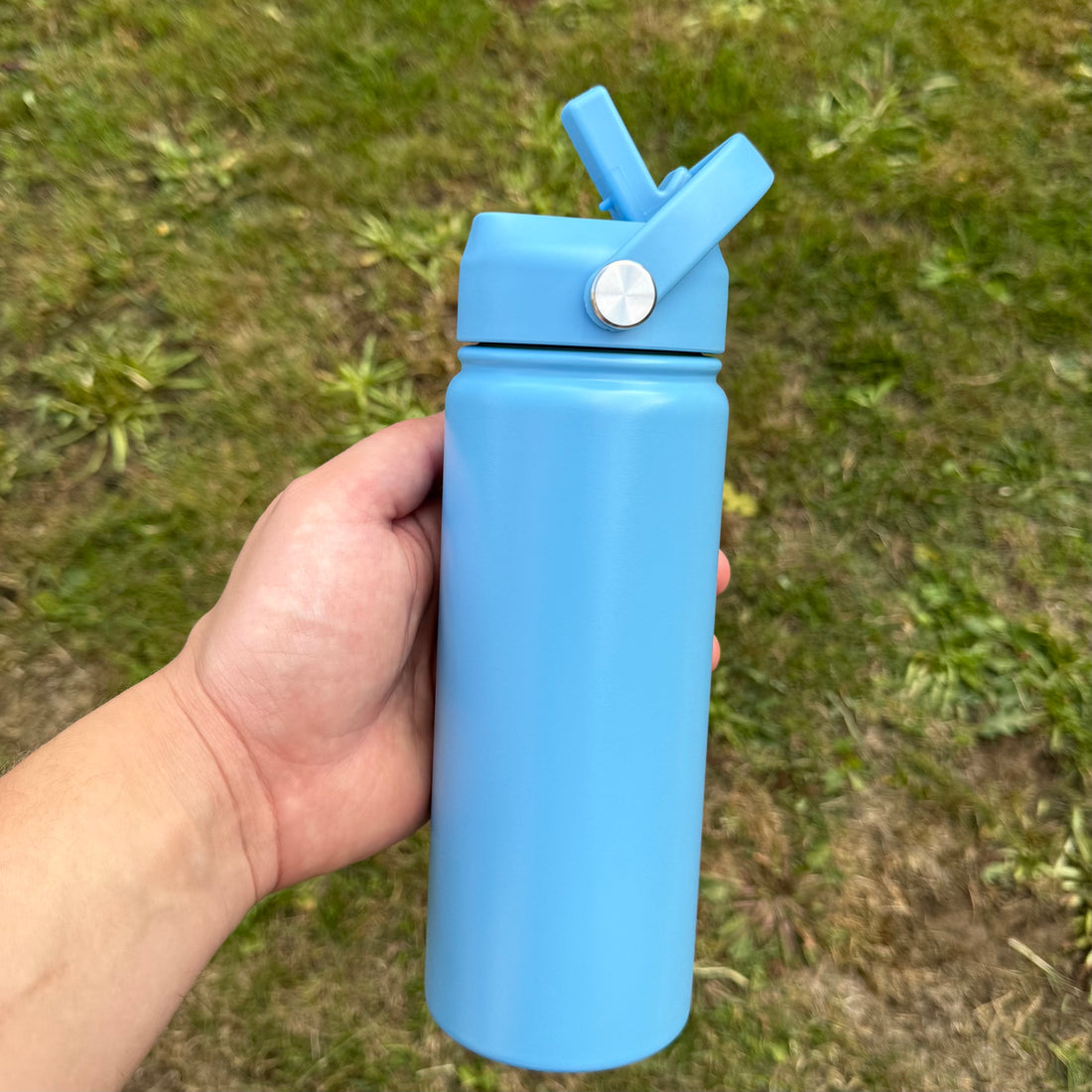 Sky Pop Blue kids water bottle 500ml – personalised option with name engraving, double-wall insulation